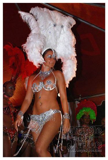 red_unlimited_band_launch_2k9-050