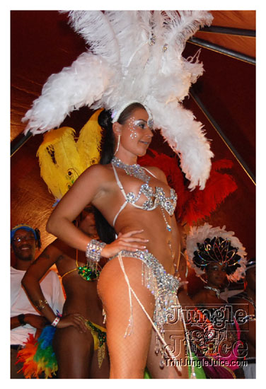 red_unlimited_band_launch_2k9-051