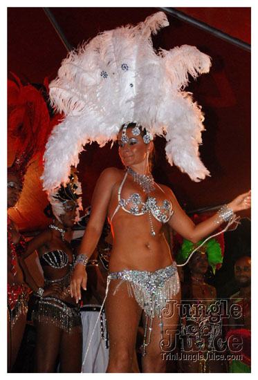 red_unlimited_band_launch_2k9-052