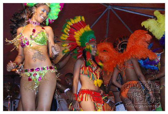 red_unlimited_band_launch_2k9-060