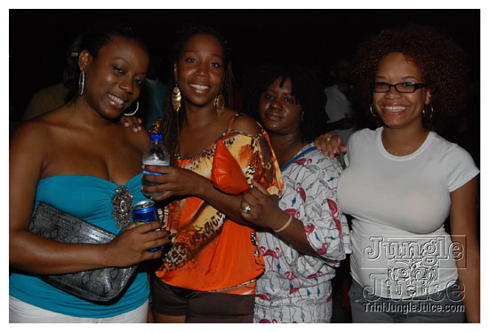 red_unlimited_band_launch_2k9-087