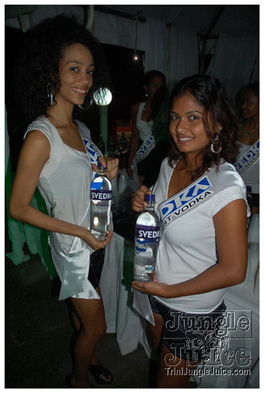 revolution_2009_oct24-004