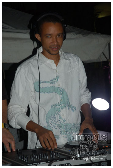 revolution_2009_oct24-016