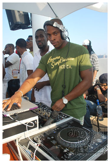 silent_morning_aug16-075