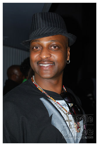 snowflakes_on_steel_jan24-030