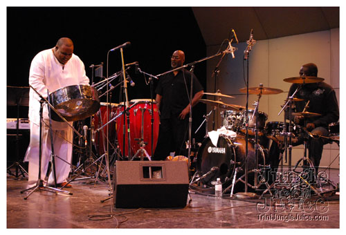 snowflakes_on_steel_jan24-086