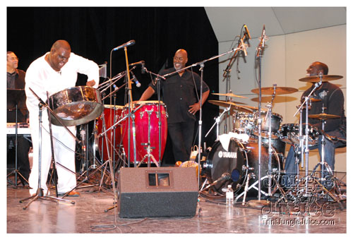 snowflakes_on_steel_jan24-087