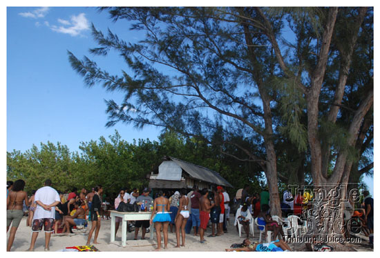soca_at_de_sandbar_apr15-072
