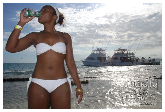 soca_at_de_sandbar_apr15-078