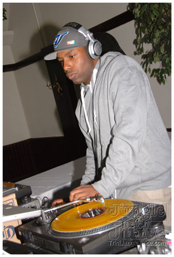 soca_under_de_mistletoe_dec5-002