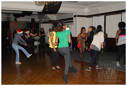 soca_under_de_mistletoe_dec5-019