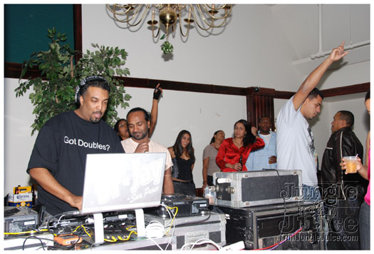 soca_under_de_mistletoe_dec5-029