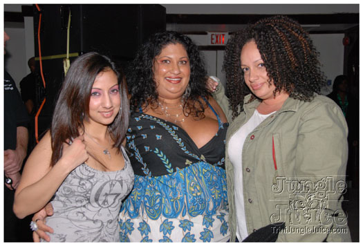 soca_under_de_mistletoe_dec5-031