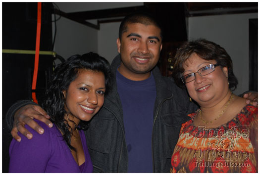 soca_under_de_mistletoe_dec5-050