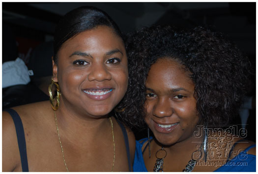 soca_under_de_mistletoe_dec5-073