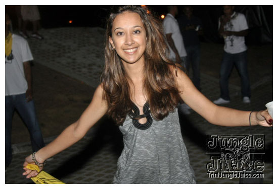 swankys_glow_foam_fete_apr30-002