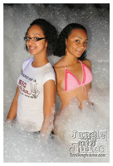 swankys_glow_foam_fete_apr30-005