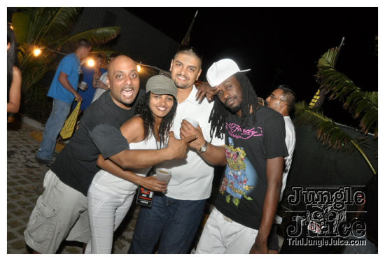 swankys_glow_foam_fete_apr30-012