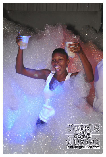 swankys_glow_foam_fete_apr30-015