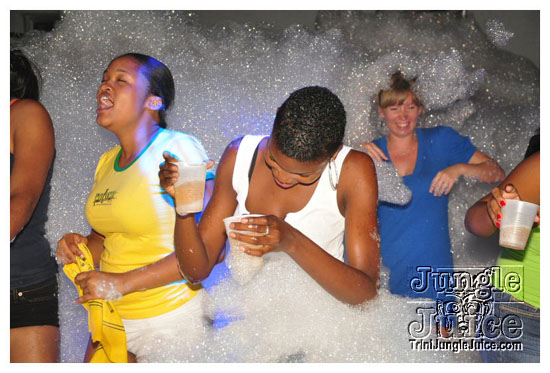 swankys_glow_foam_fete_apr30-016