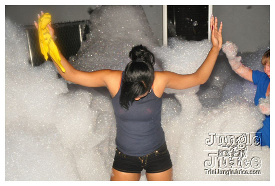 swankys_glow_foam_fete_apr30-025