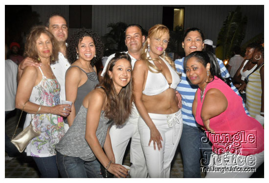 swankys_glow_foam_fete_apr30-047