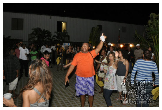 swankys_glow_foam_fete_apr30-056