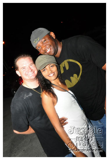 swankys_glow_foam_fete_apr30-062