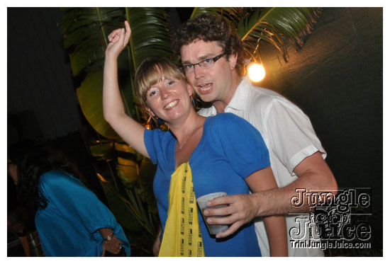 swankys_glow_foam_fete_apr30-069