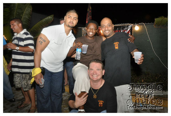 swankys_glow_foam_fete_apr30-071