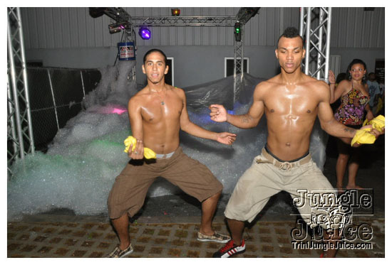 swankys_glow_foam_fete_apr30-075
