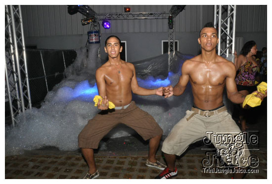 swankys_glow_foam_fete_apr30-076