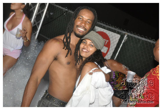swankys_glow_foam_fete_apr30-084