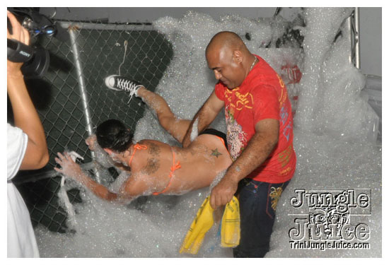 swankys_glow_foam_fete_apr30-093