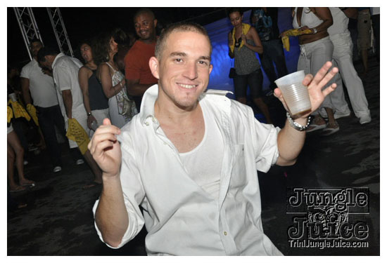 swankys_glow_foam_fete_apr30-103