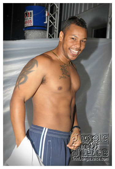 swankys_glow_foam_fete_apr30-112