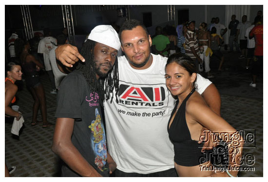 swankys_glow_foam_fete_apr30-120