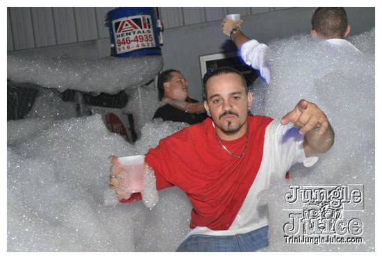 swankys_glow_foam_fete_apr30-129