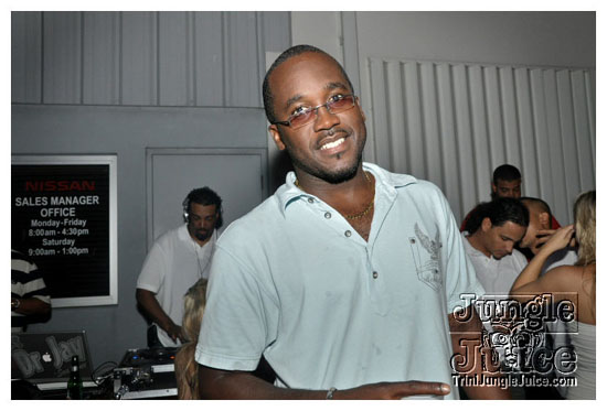 swankys_glow_foam_fete_apr30-131