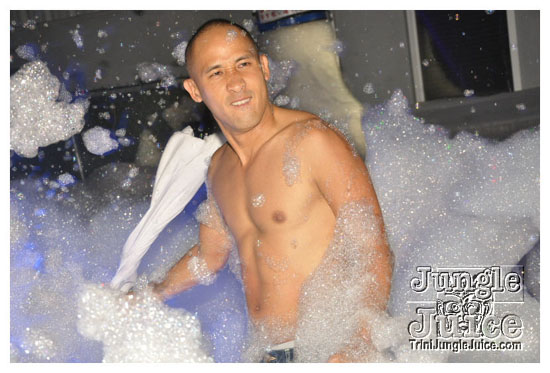 swankys_glow_foam_fete_apr30-143