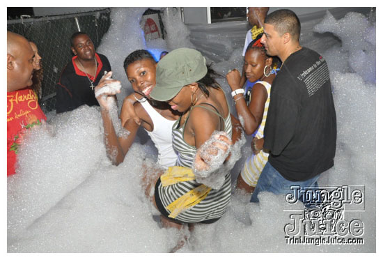 swankys_glow_foam_fete_apr30-147