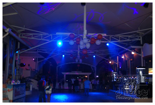 the_hills_2009_dec26-022