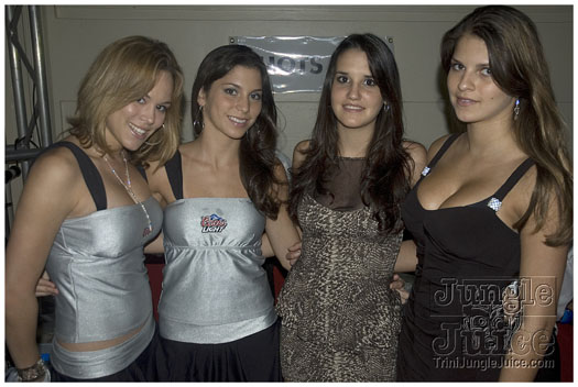 the_hills_2009_dec26-032