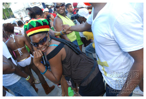 tribe_mon_2009_pt1-190