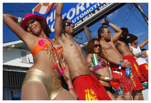 tribe_mon_2009_pt1-216