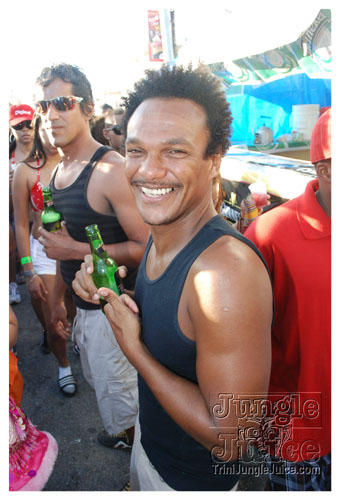 tribe_mon_2009_pt1-274