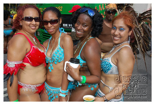 tribe_tue_2009_pt2-240