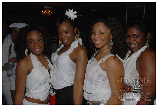 ultra_glow_july2-037