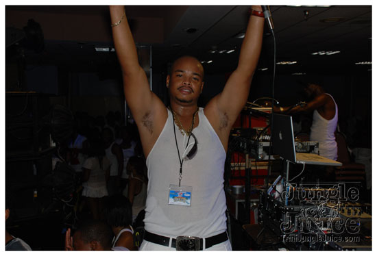 ultra_glow_july2-061