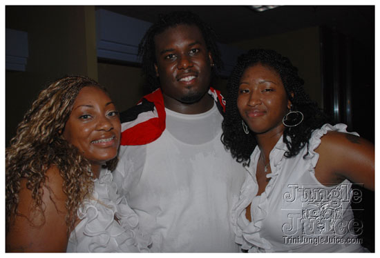 ultra_glow_july2-069